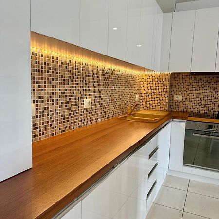Belaire Luxury Apartment סרנדה מראה חיצוני תמונה